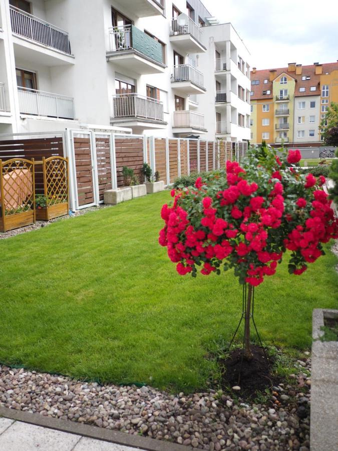 Swinoujscie Platan Patio 2- Berry Apartments 外观 照片